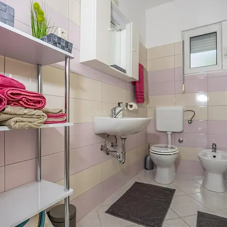 Alexis Apartmán