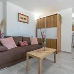 Apartament Alexis *