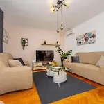 Alexis Apartament