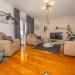 Alexis Apartament *
